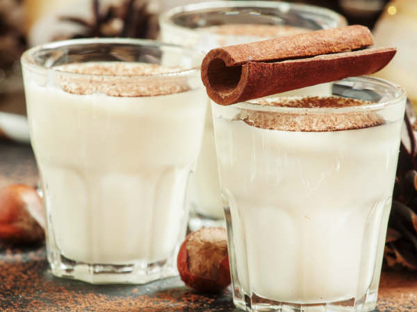 मर्दों में यौन शक्ति बढ़ाने के साथ वजन भी घटाता है दालचीनी का दूध | Incredible Cinnamon Milk Benefits and Remedies - Hindi Boldsky